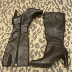 Tall heel boots